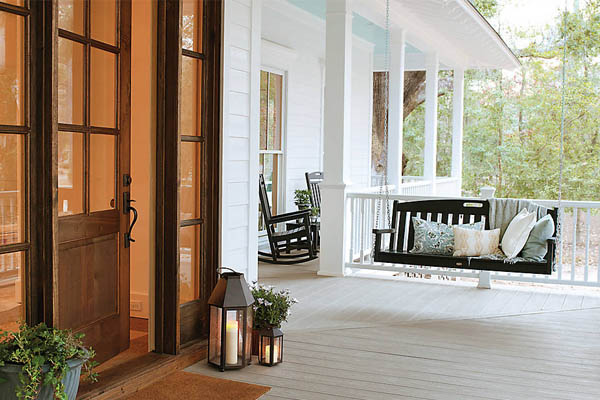 Trex Transcend® porch in Gravel Path Trex Transcend® porch in Gravel Path